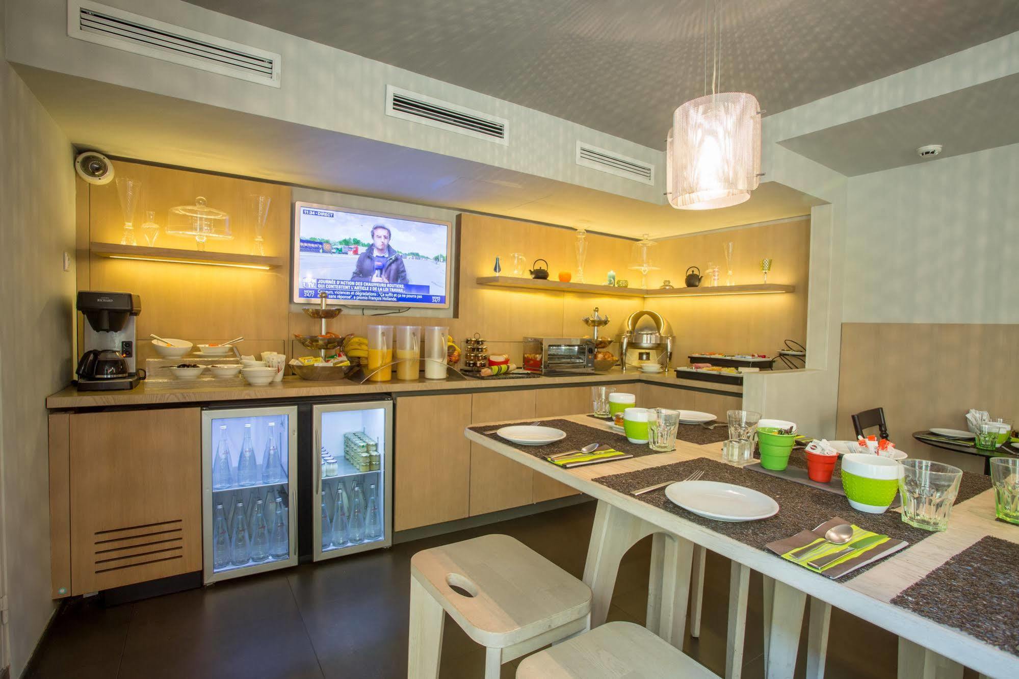 Hotel Le Marcel Paris Gare De L'Est Экстерьер фото